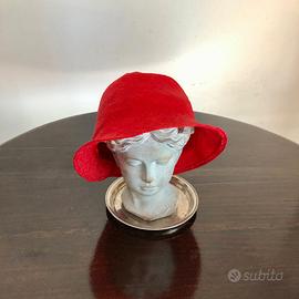 Cappellino rosso in paglia di Firenze