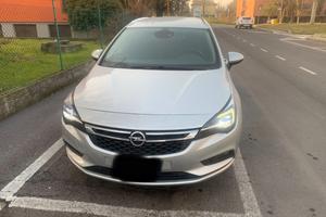 astra sports tourer 136 CV automatica