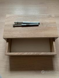 Cassetto in legno con guide metalliche