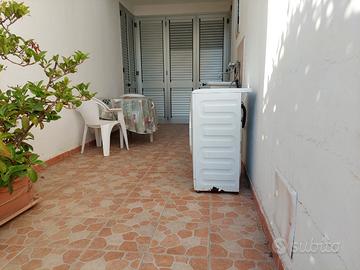 SUL MARE Monolocale climatizz-lavatrice-posto auto