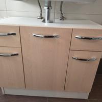 mobile bagno sotto colonna