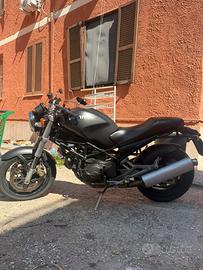 Ducati Monster 750