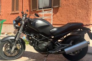 Ducati Monster 750