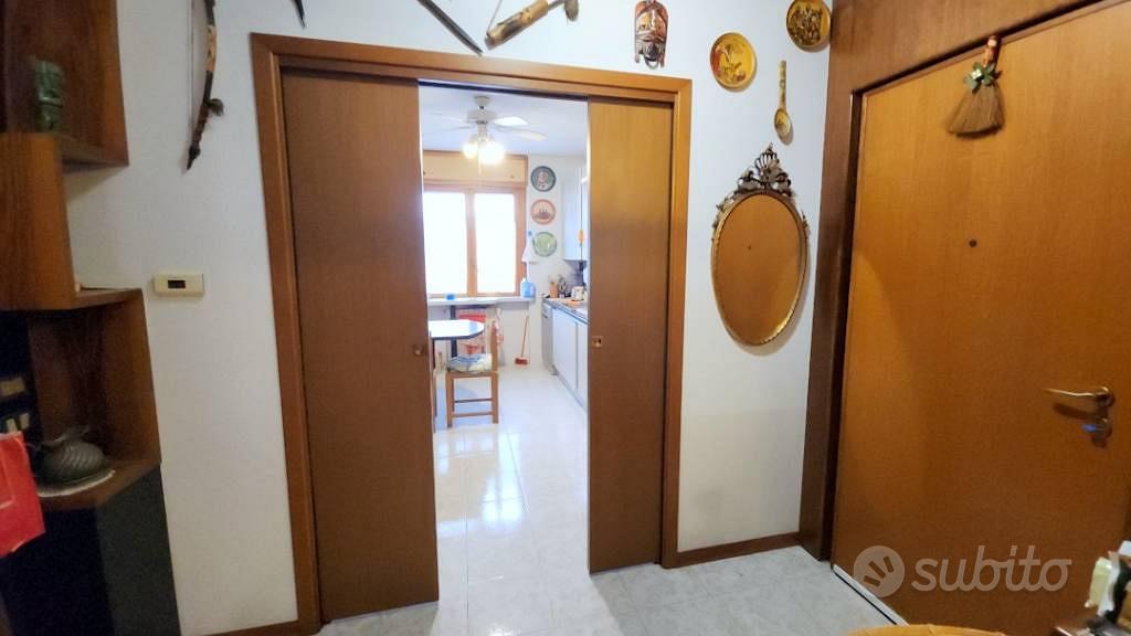 Appartamento di 122 m² con 5 locali e box auto a B - Altro