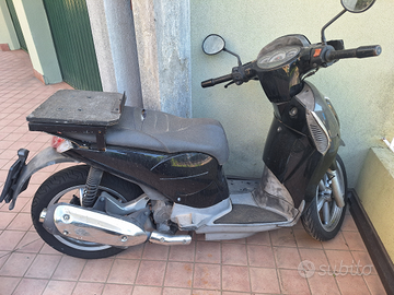 3 scooter preparati da consegne a domicilio