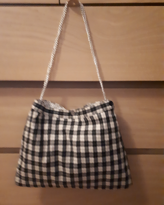 Borsa in tessuto con tracolla catenella