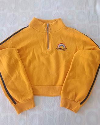 Felpa crop con zip e ricamo arcobaleno 