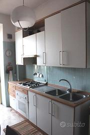 Cucina componibile completa di elettrodomestici