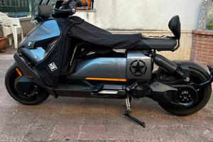 Bmw CE 04 Moto full elettrico 15KWcon Fast Charger