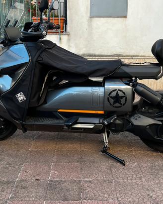 Bmw CE 04 Moto full elettrico 15KWcon Fast Charger