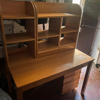 Scrivania Anton Ikea legno + ripiani/cassettiera