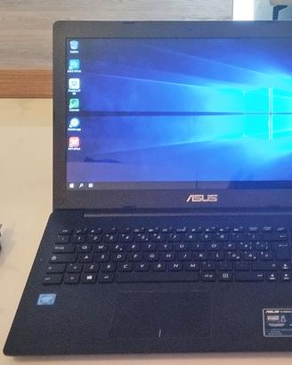 Computer Portatile ASUS nero con Windows 10
