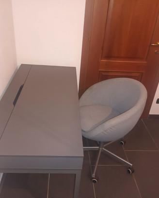 Scrivania +sedia 