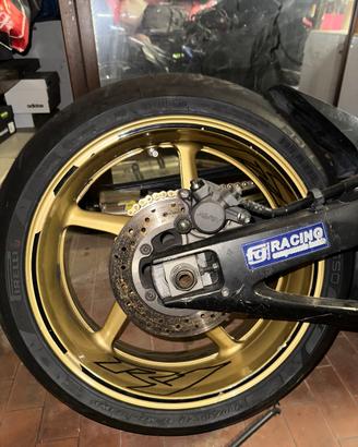 Ricambi Yamaha yzf r1 del 2004