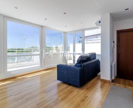 TRE LOCALI RISTRUTTURATO con TERRAZZO