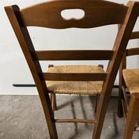 Sedie di legno e paglia