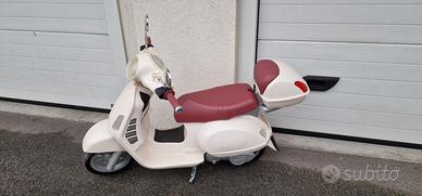 Vespa moto elettrica Peg Perego 