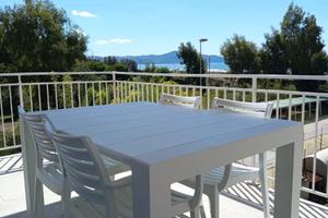 Appart.fronte mare c/terrazzo arredato a 30mt mare