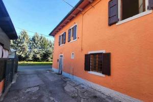 Terratetto con giardino privato e posti auto (Pra