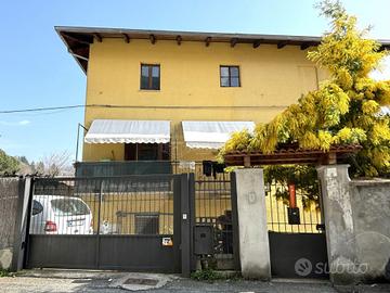 CASA SEMI-INDIPENDENTE CON GIARDINO A CHIAVAZZA!