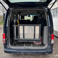 Sollevatore pedana monobraccio carrozzina disabile