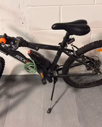 Bicicletta B'Twin Rockrider 500