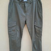 Pantaloni con tasconi