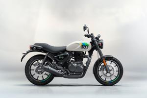 Royal Enfield HNTR 350 bianca