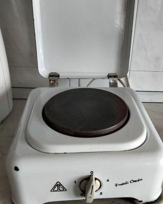 Fornello elettrico con una piastra riscaldante