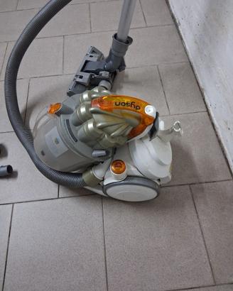 Aspiratore dyson