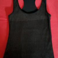 Canotta nera con paillettes