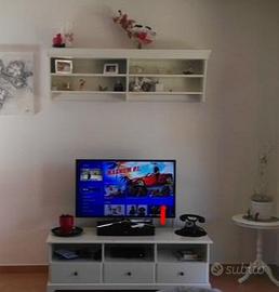 Scaffale Ikea come nuovo.