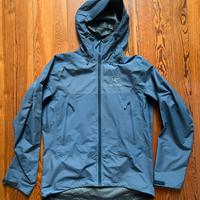 Guscio e midlayer Arc’teryx