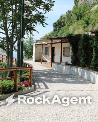 Attività / Licenza di 35 m² a Furore