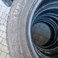  4 pneumatici invernali 215/60 R17