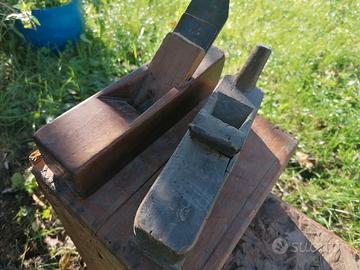 Due antiche pialle in legno