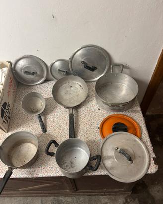 Lotto di pentole e padelle vintage