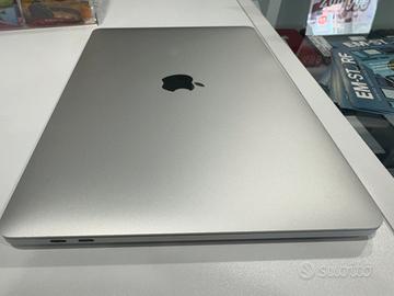 Macbook pro i5 RAM:32gb  SSD:500gb 12 mesi di gara