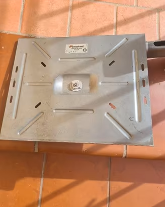 supporto tv da muro meliconi con distanza di 60cm