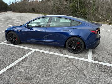 Tesla model 3Performance