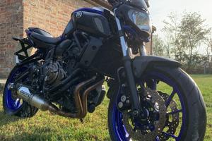Yamaha MT-07 - 2018 Blu e grintosa (depotenziata)