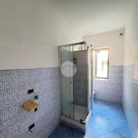 3 LOCALI A TORRE DEL GRECO