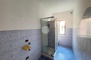 3 LOCALI A TORRE DEL GRECO