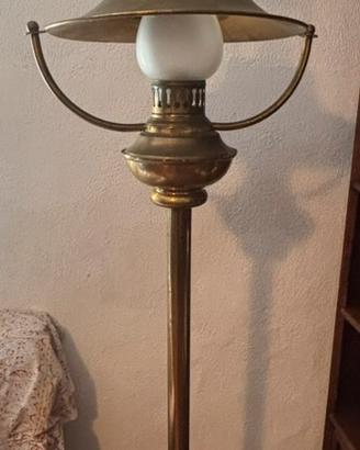 Lampada in ottone vintage