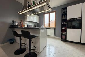4 LOCALI A MONTECASTRILLI