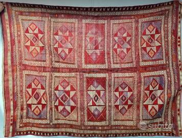 kilim, lampadario, candelabro, poltroncina depoca 