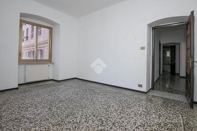 4 LOCALI A GENOVA