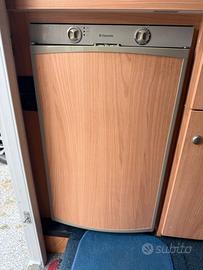 Frigo trivalente dometic
