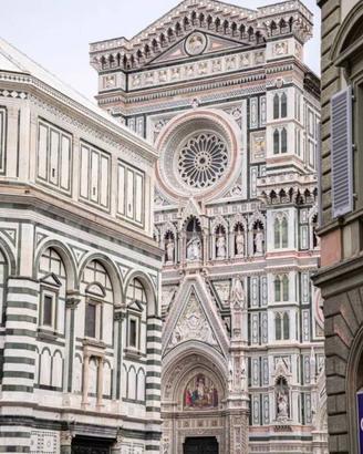 Appartamento di 120 m² con più di 5 locali a Firen