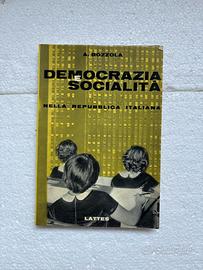 Libro vintage democrazia e socialità 1970
